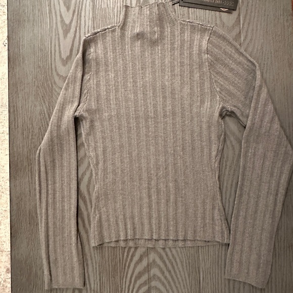 House of Harlow Mock Turtleneck - New - Picture 2 of 7